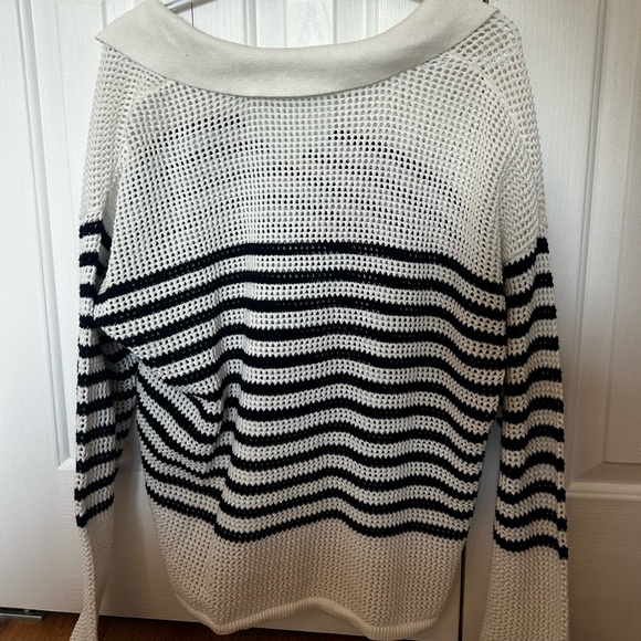 White and blue crochet cardigan - Picture 2 of 3